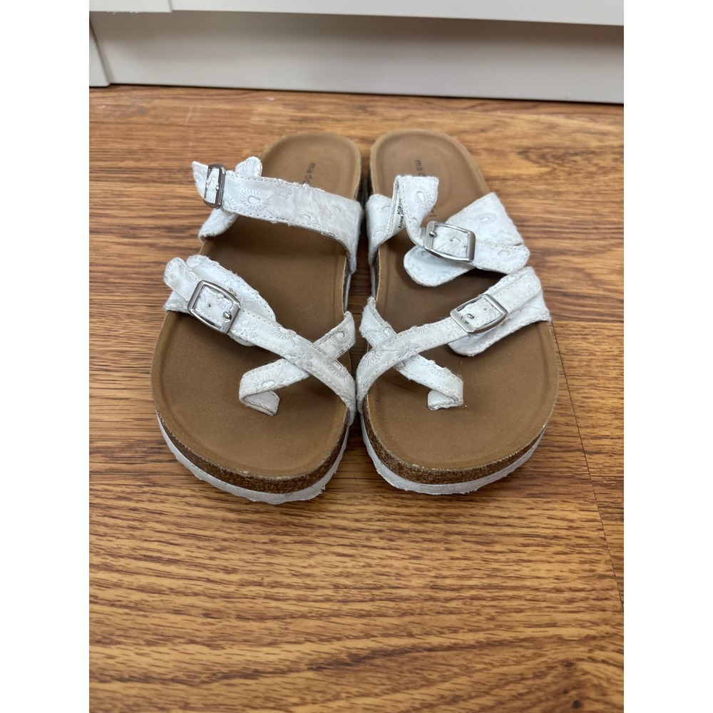 Madden Girl Kids White Eyelet Buckle Toe Loop Sandals Size 3